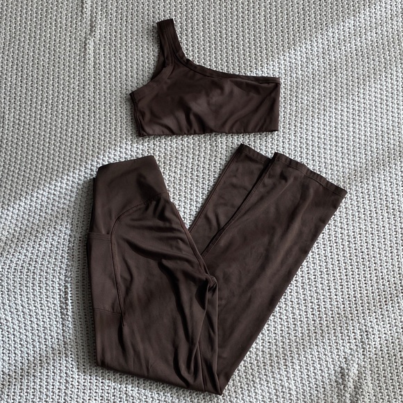 Activewear Set - Picture 1 of 3